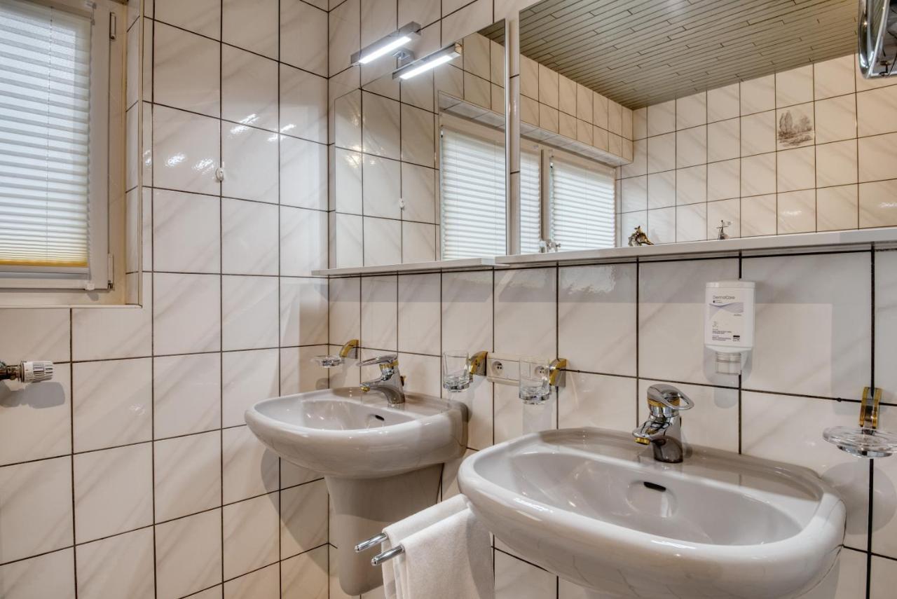 Apartment Haus Tiefenbach Бюллинген Экстерьер фото
